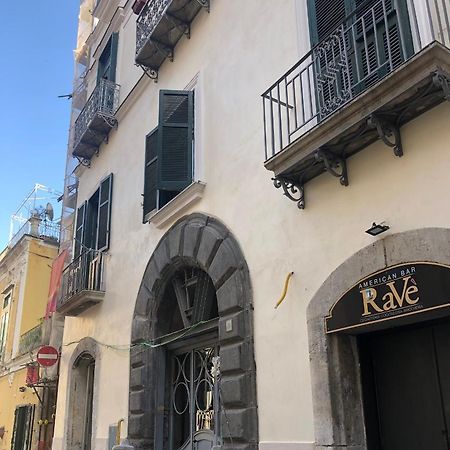 Casa Vittoria Lägenhet Salerno Exteriör bild