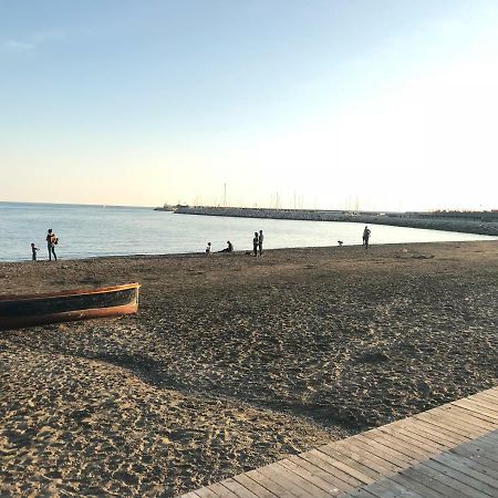 Casa Vittoria Lägenhet Salerno Exteriör bild