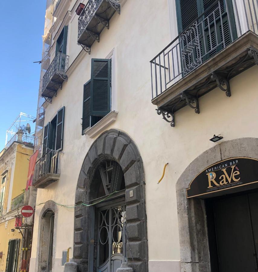Casa Vittoria Lägenhet Salerno Exteriör bild
