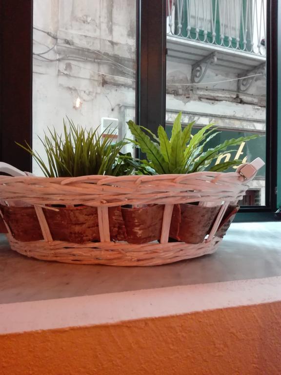 Casa Vittoria Lägenhet Salerno Exteriör bild